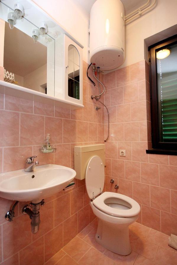 Studio Turanj 6445B Luaran gambar