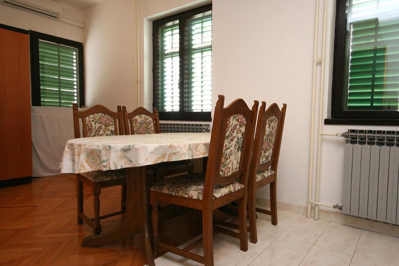 Studio Turanj 6445B Luaran gambar